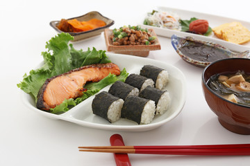 おいしそうな和風朝食