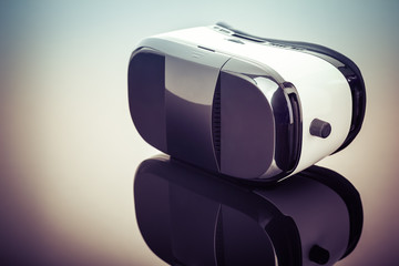 Virtual reality glasses