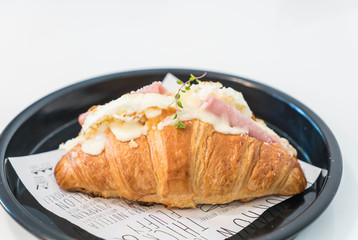 croissant ham cheese