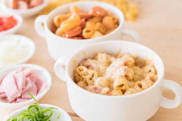 macaroni cheese and ham