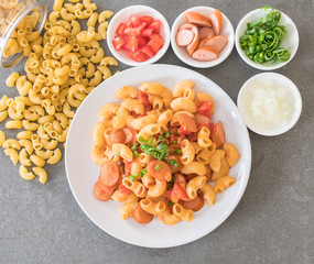 macaroni with sausage