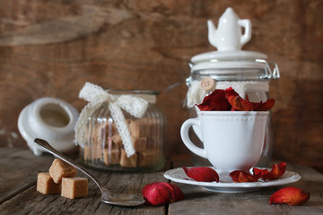 tea with rose petal and sugar