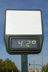 high temperature thermometer. A thermometer with no advertisement showing 42 degrees