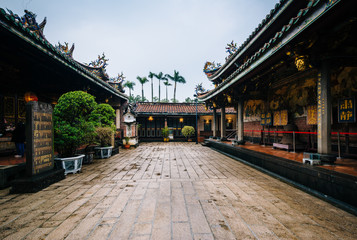 Fototapeta na wymiar The Dalongdong Baoan Temple, in Taipei, Taiwan.