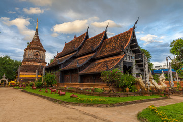 Obraz premium Wat Lok Molee at sunset, Chiang Mai, Thailand