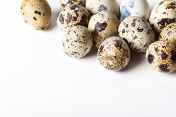 Obraz premium Quail eggs are isolated on a white background