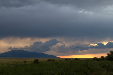 Fototapeta na wymiar sunset in thunderclouds