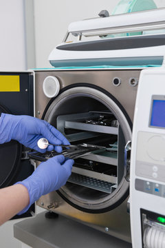Sterilizing instruments in autoclave