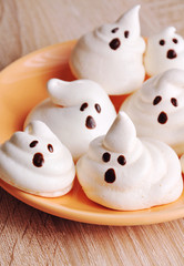 Funny meringue ghosts for Halloween party