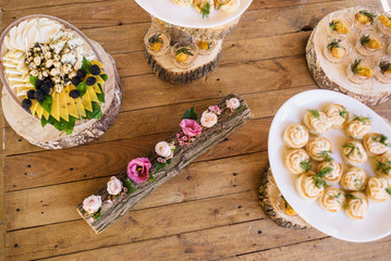 Snacks on the event decorated as rustic style