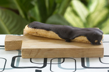 Eclairs chocolate coating