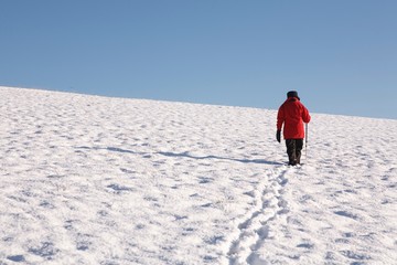 Fototapeta na wymiar Hiking in snow