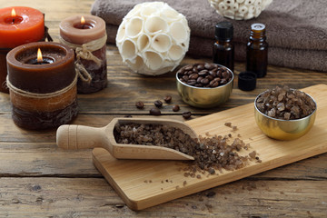 Fototapeta na wymiar aroma terapia candele sali da bagno ed essenze aroma caffe' sfondo rustico