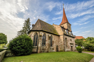 Fototapeta na wymiar Historische Kirche St. Maria Magdalena in Tennenlohe, Erlangen