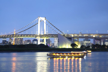Fototapeta na wymiar Rainbow bridge, Tokyo, Japan