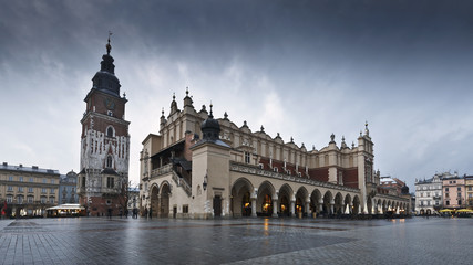 Fototapeta na wymiar The Cloth Hall in the main square of Krakow, Poland.