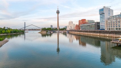Naklejka na ściany i meble Düsseldorf Medienhafen