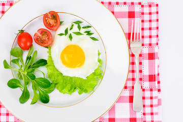 Scrambled Eggs with Lettuce and Tomato