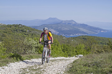 Fototapeta na wymiar Mountainbiken in Istrien