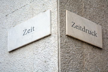 Schild 109 - Zeit