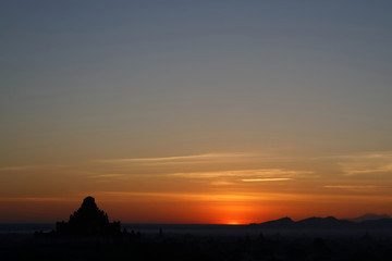 Obraz premium Lever de soleil sur Bagan