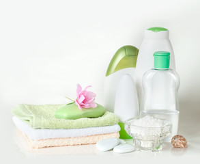 Various bath accessories