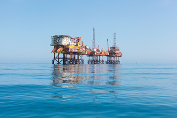 Oil platform