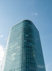 Obraz premium огромный стеклянный небоскреб