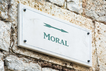 Schild 117 - Moral