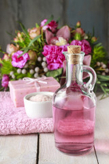 Obraz na płótnie Canvas Bottle of pink liquid soap