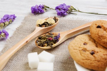 Herbal tea and cookies