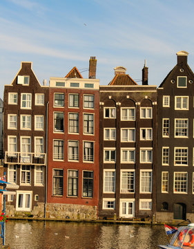 The house leaning of Amsterdam