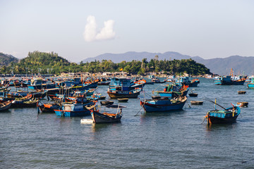 Fototapeta na wymiar landscape water boat tour in the harbor VIETNAM идгу