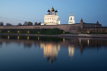Fototapeta na wymiar Holy Trinity Cathedral and the Pskov Kremlin of the may twilight. Russia