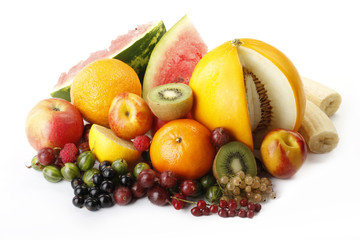 Naklejka na ściany i meble fruits and berries isolated