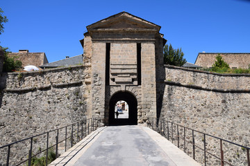 Le Porte de France à Mont-Louis