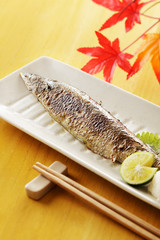 焼き秋刀魚　Grilled Pacific saury
