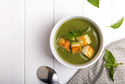 Fresh green cream soup