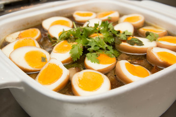 Stewed eggs or eggs and pork in brown sauce