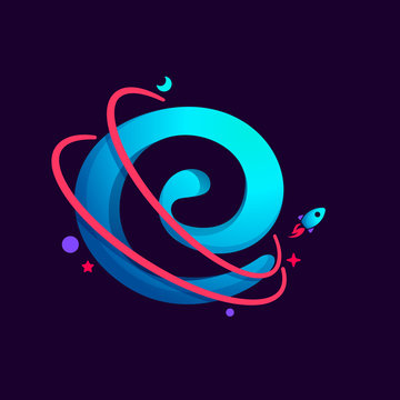 Letter E logo with planet, rocket and orbits lines.