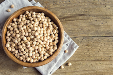 Raw organic chickpeas