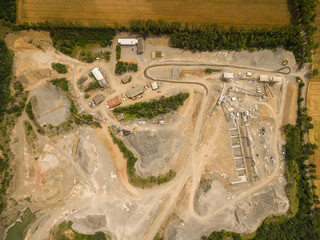 Kamieniołom z lotu ptaka dron © BlackMediaHouse