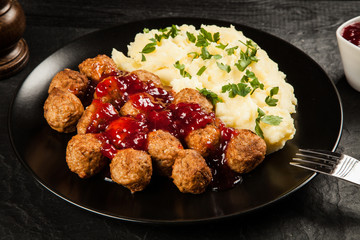 Meatballs and mashed potatoes