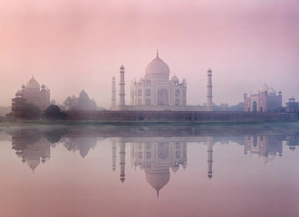 Fototapeta premium Taj Mahal in morning fog, Agra, India