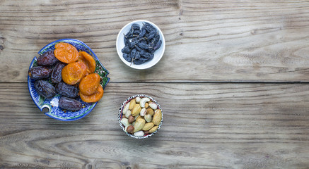 Obraz na płótnie Canvas Oriental nuts and dried fruit