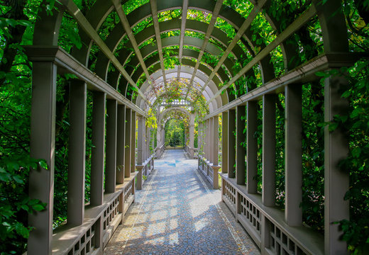 HAMILTON, NZ - FEBRUARY 25, 2015: Italian Renaissance Garden In Hamilton Gardens