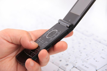 パソコンと携帯電話