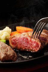 牛ロースステーキ　Beef steak