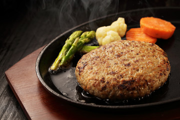 ハンバーグステーキ　Hamburger Steak