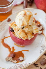 Gebackener Apfel zu Weihnachten